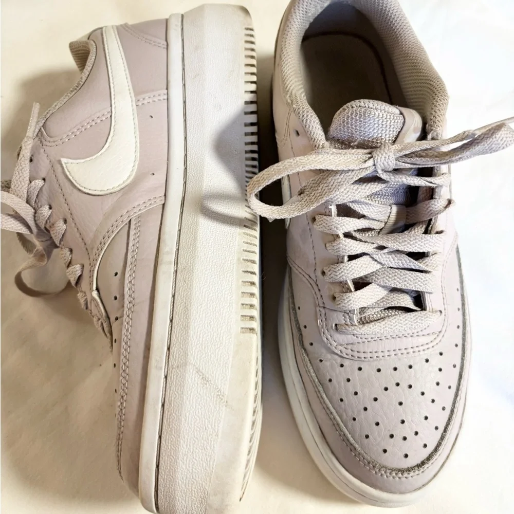 Nike stylish low
